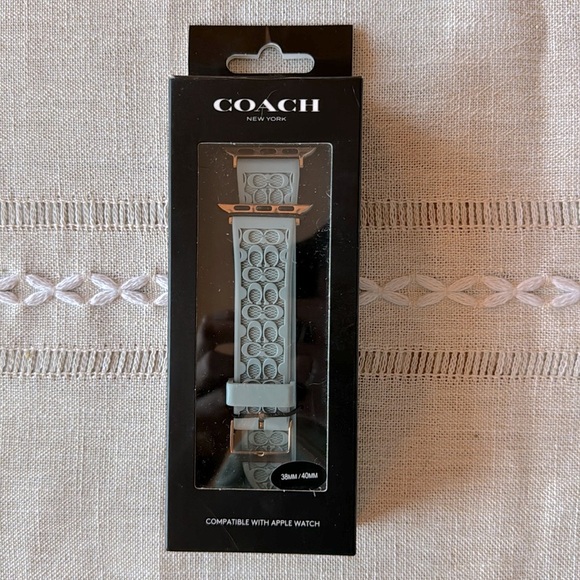 🦄RARE Rose Gold Hardware/ COACH Signature C Rubber Apple Watch® Band ~38\40mm - Picture 2 of 13